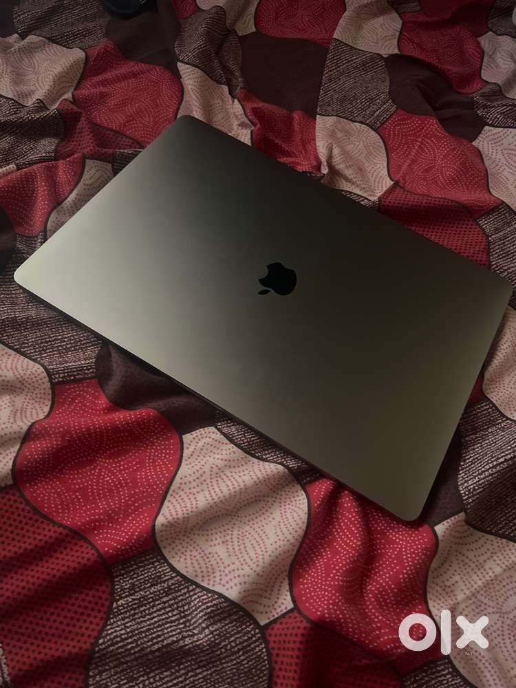 MacBook pro 16inch Display with touch bars 4k