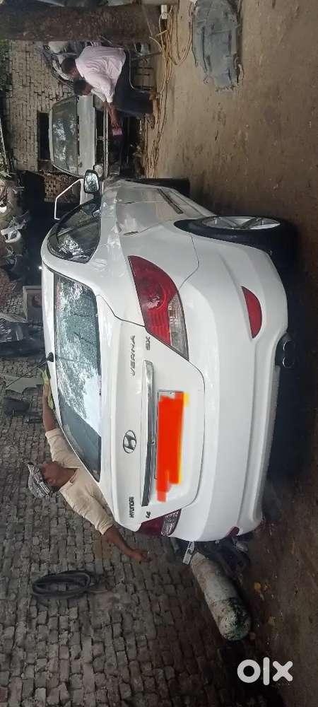 Hyundai Verna 2015