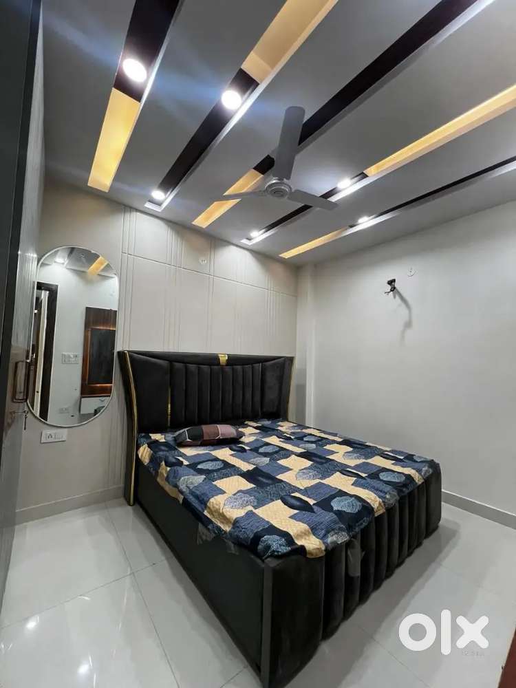 50sq Yards 2BHK Front Side Flat With Lift Bike Parking In Uttam Nagar