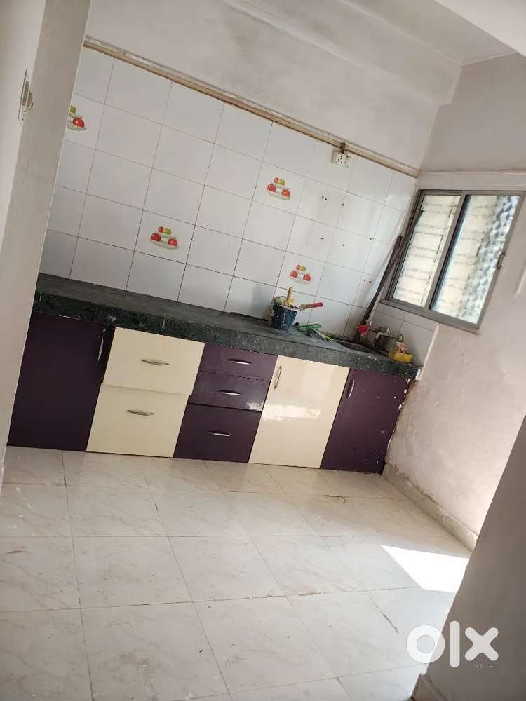 2bhk 11,000rs omkar nagar family