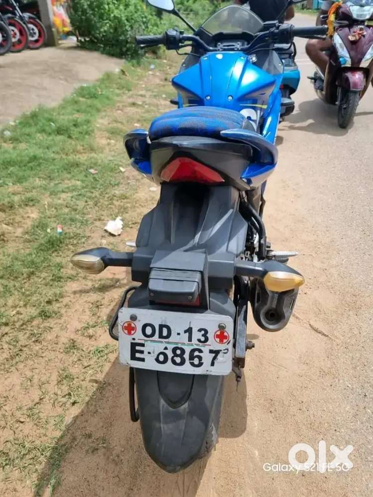 SUZUKI/ GIXXER SF