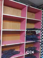 7ft rack-2,5ft glass table for sale...lite used