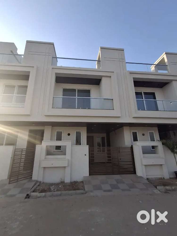 GATED TOWNSHIP ME BEAUTIFUL VILLA