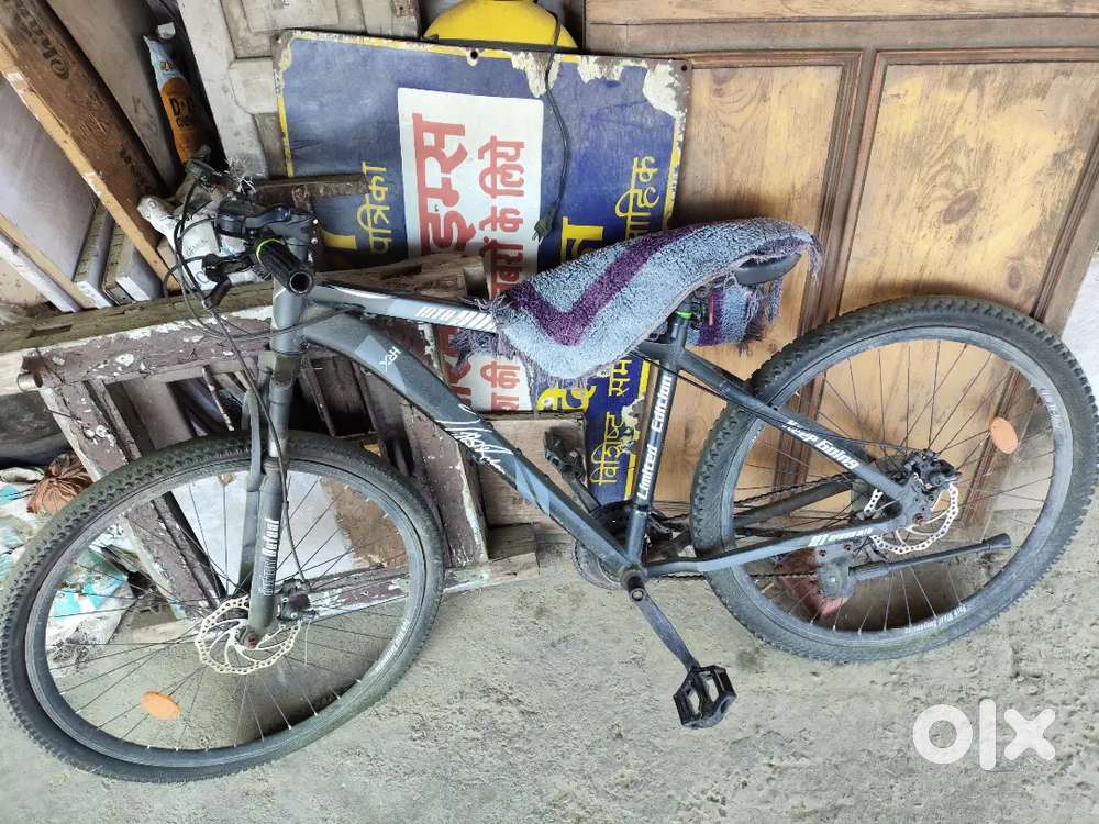 21 speed shimano gears in excellent condition