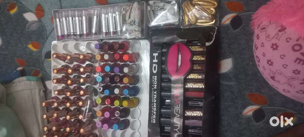 Cosmetic and jewelry