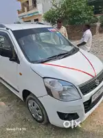 Car m koi kam nahi hai  cng m 30km