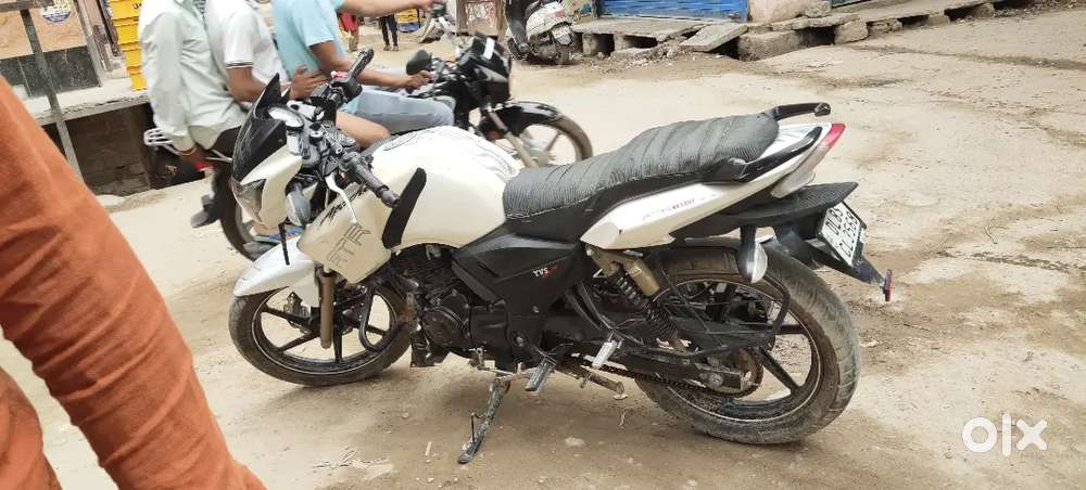 Apache rtr 180cc ekdum sahi hain engine khula nahi hain abhi