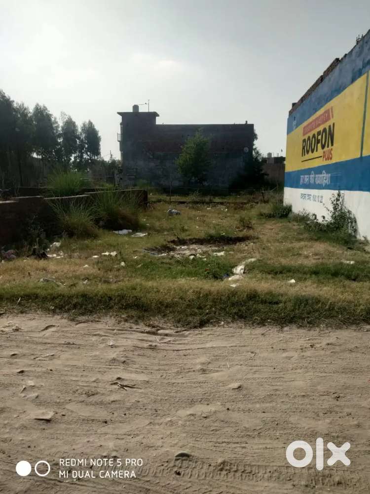 T point plot on main vaishali road from indane gas agency