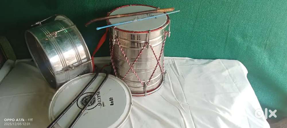 Ek dhol 15 inch  2 tasha 12 inch  or ek bass 12 inch