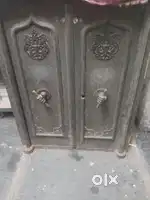 Metal safe locker
