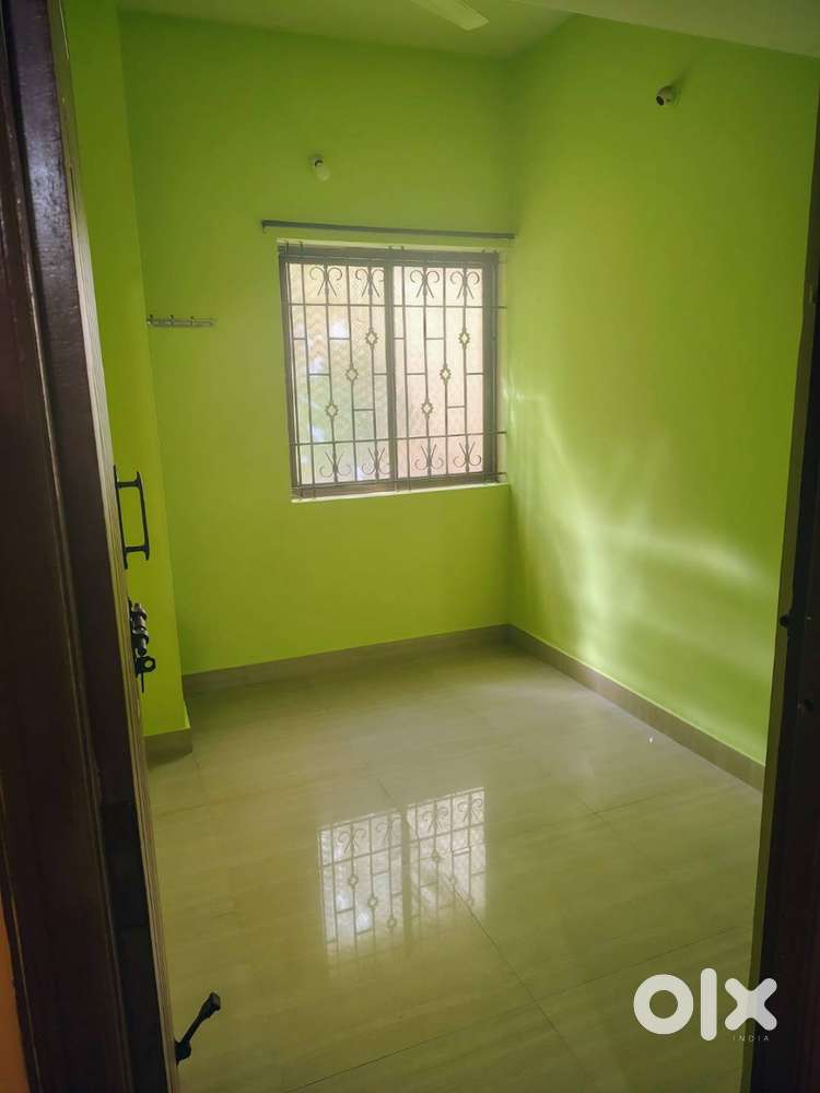 2BHK Semi-Furnished Apartment for Lease in Electronic City – Affordabl