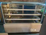 Bakery Display Counter / Cake Showcase – Good Condition”