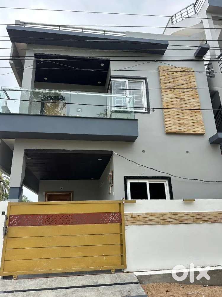 It's duplex house near surya Cinemax vakalapudhi kakinada