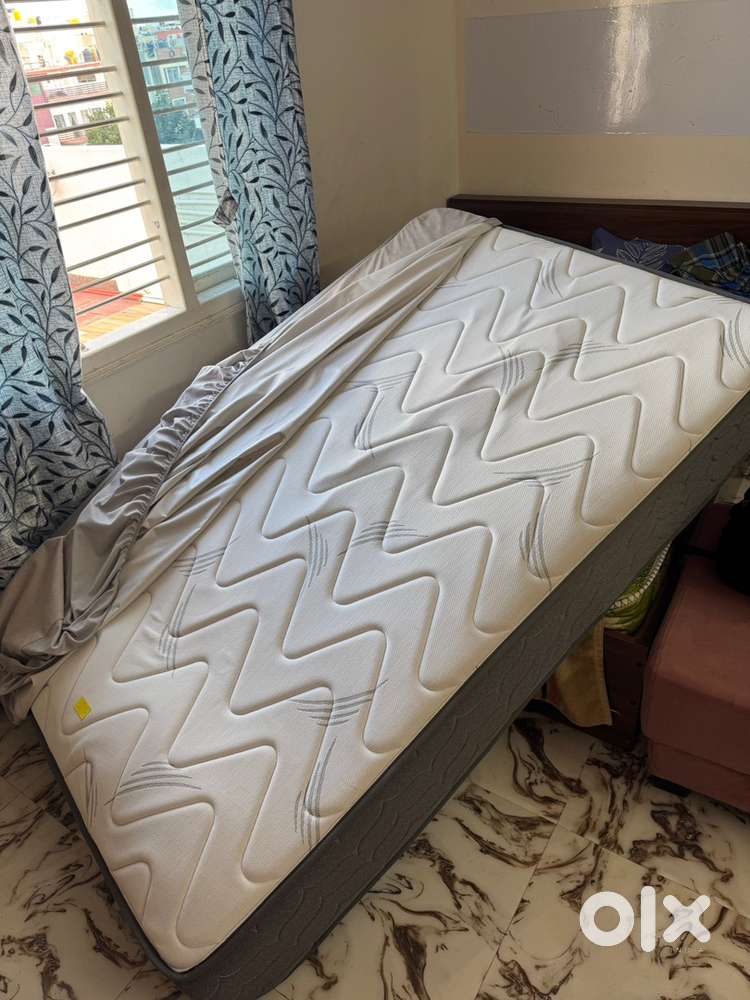 Wakefit 10inch spring mattress (spring and memory foam) for sale