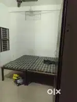 2 person ke liye room available hai Tonk road ke pass