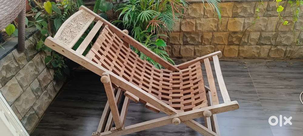 Rosewood Relaxing Foldable Outdoor Chair