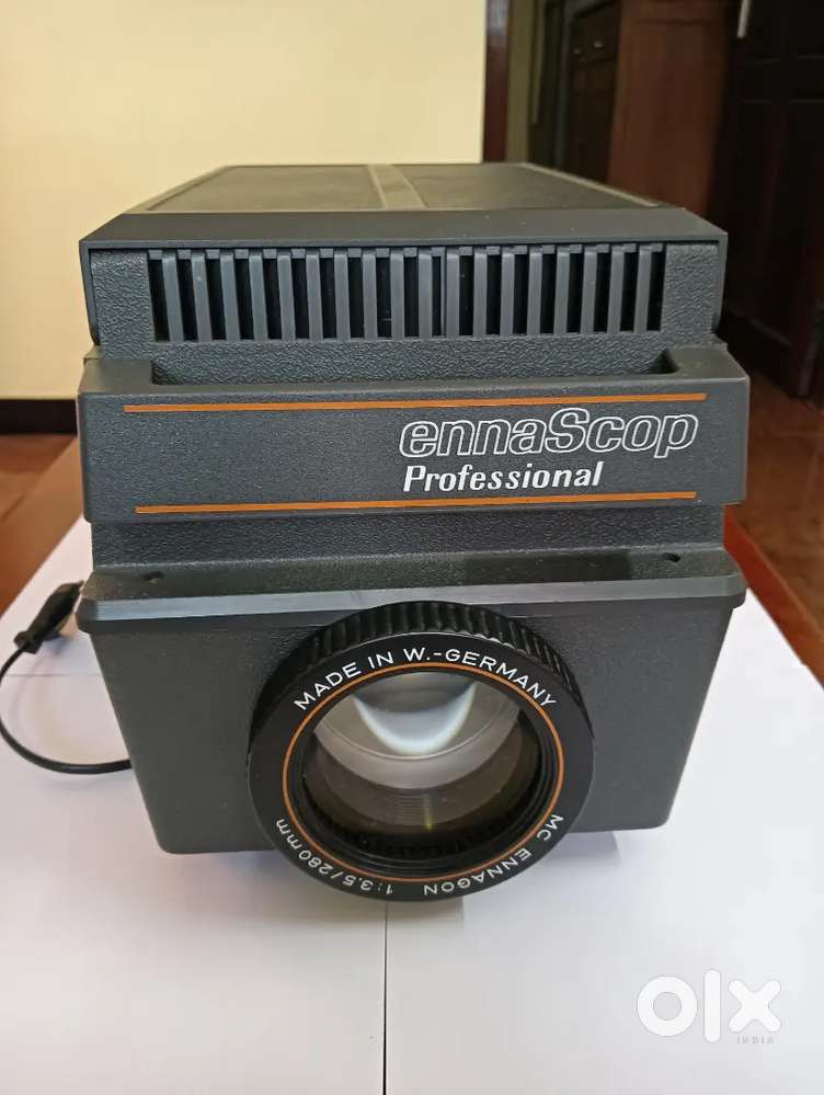 USED GERMAN PROJECTOR CUM ENLARGER