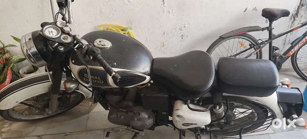 Clasic 350 white clr