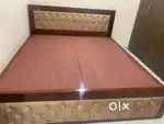 King size Bed without storage- 6 months used