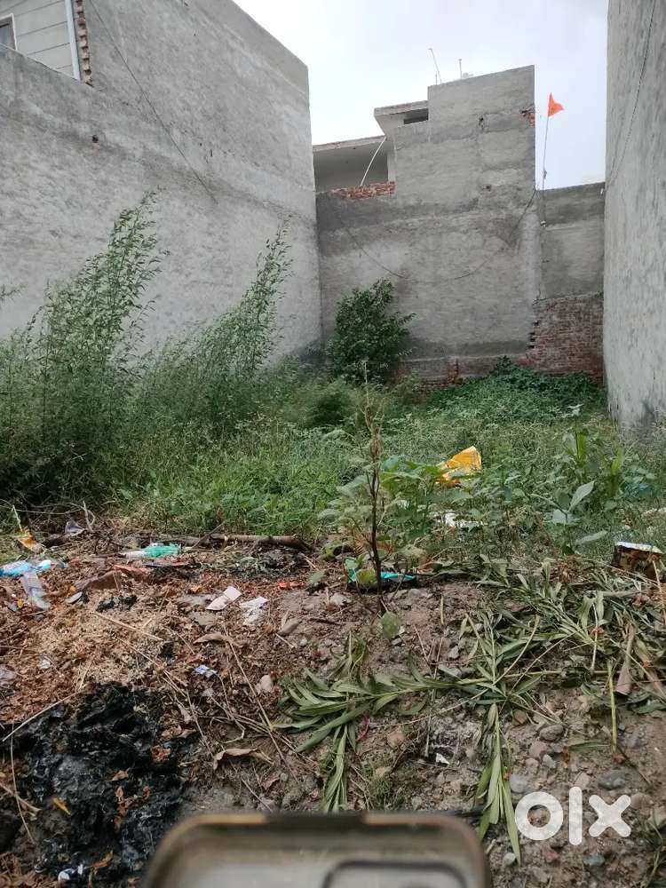 Plot for sale .guru ram Das nagar