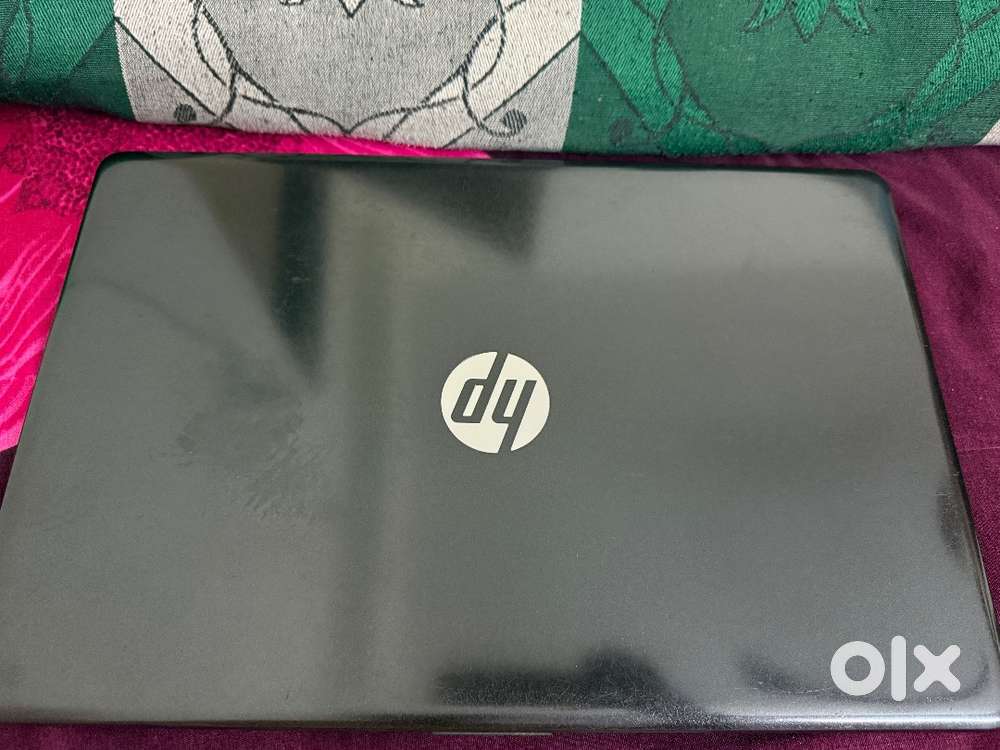 HP laptop with bag