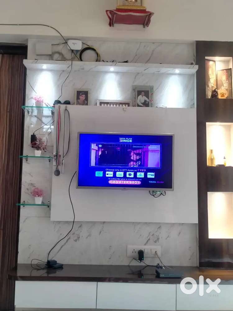 Urgent sale 2 BHK full furnished flat 2 balcony at 43 lac Nigotiable