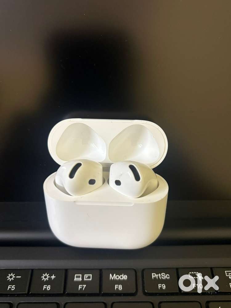 Apple Airpods 4 with Active Noice Cancellation