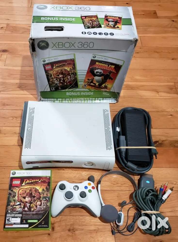 Microsoft Xbox 360 Pro 60GB HDD Console IOB BundleController Cords