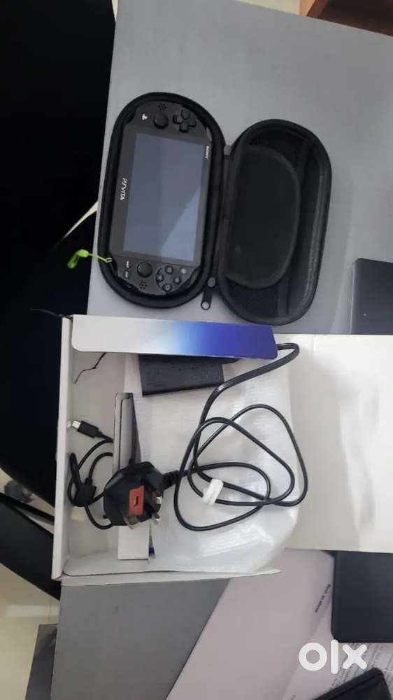 hi I'm selling my ps vit slim is in perfect condition