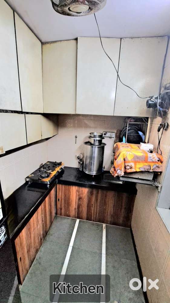 Kurla west Heavy deposit ya rent par lena hai to please contact me