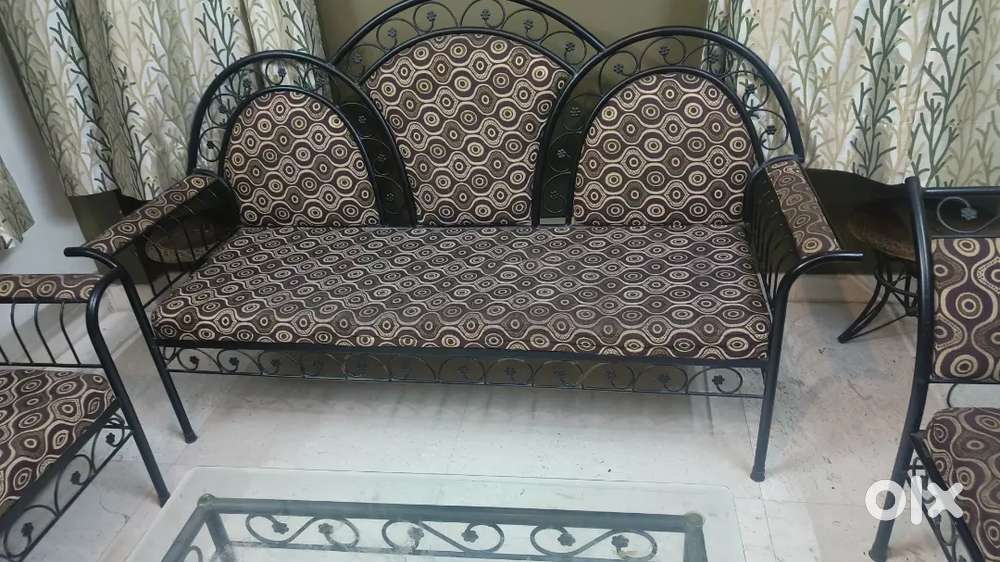 Only 2 years old 7 seater sofa set.