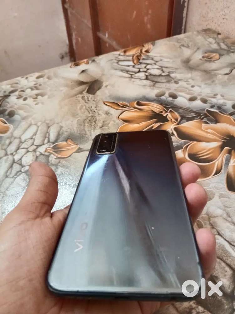 Vivo Y20 , with ( 4GB Ram and 64gb)