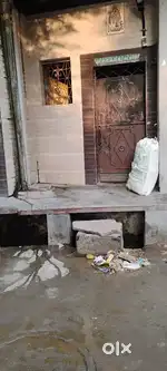 Rent ke liye 2 kamre hai jisko joint krke aap shop ke liye use kr skte
