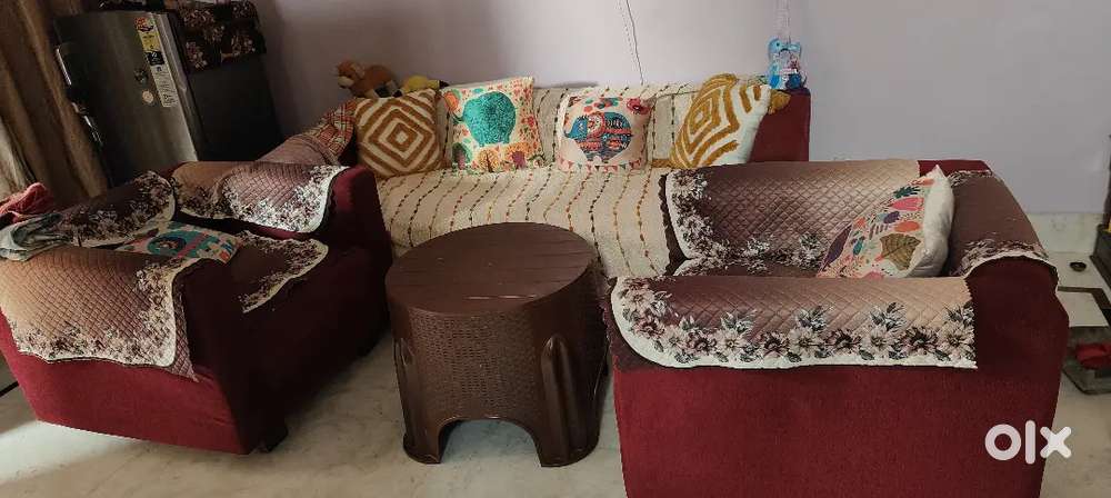 Selling new condition 5 Seater sofa 1 year old bought at 28000