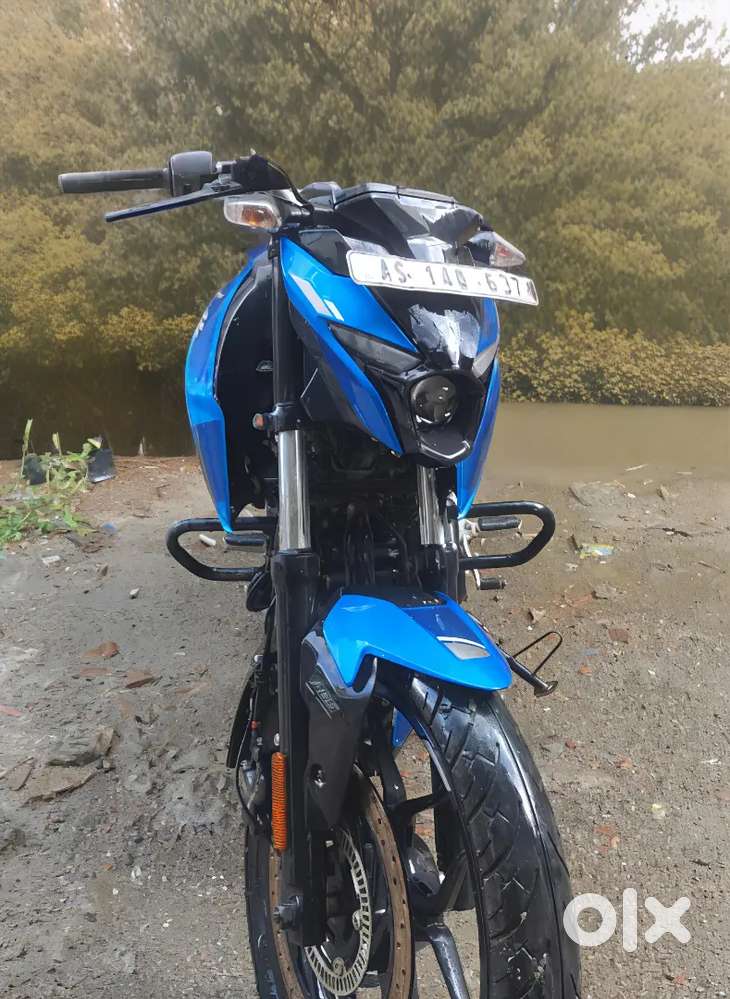 Bajaj Pulsar N160 bike is on showroom condition.Bit negotiable