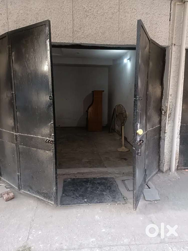 Big size garrage for rent for storage etc.