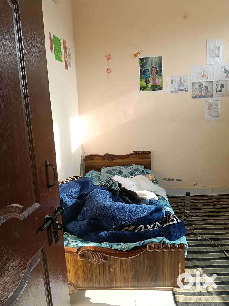 Room for rent shivjot  near anees schol
