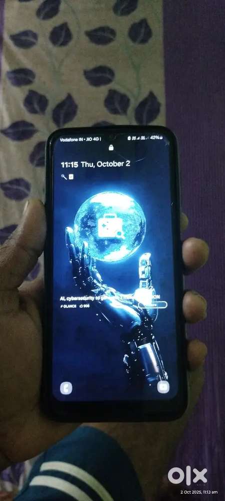 Sumsung m13 back penal pe  thoda screch h