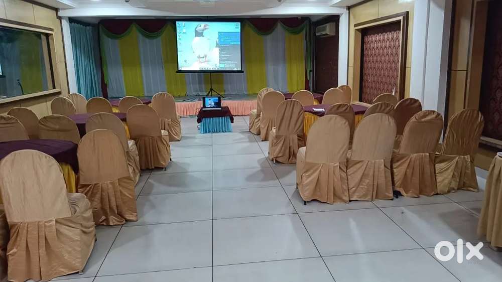Projector and tripod screen speaker Mike's rentals for events