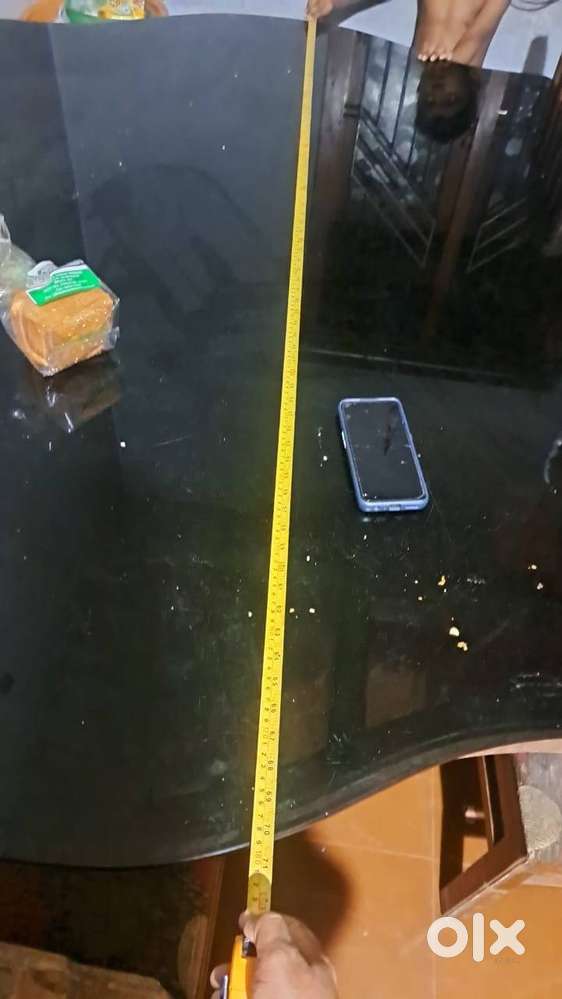 Dinning table @10000 glass top