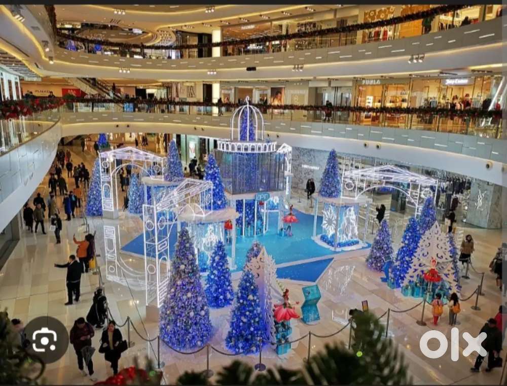 Shopping mall sales boys and girls