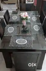 Dinning table with 6 chair