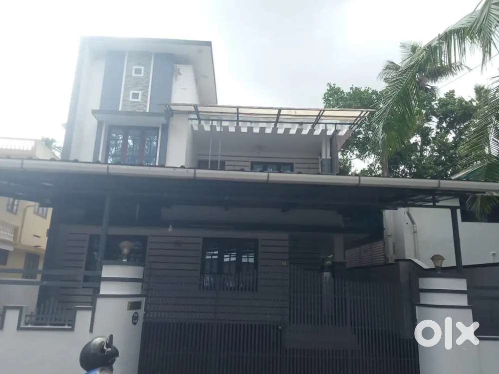 4bhk house @Angamaly Town