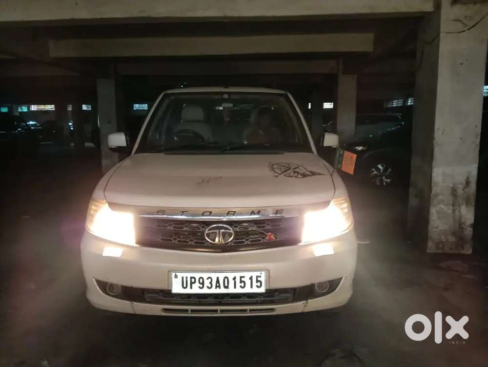 Tata Safari Storme 2015 Diesel 100000 Km Driven