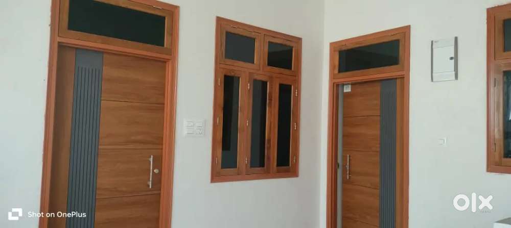 Anuj tech ke thik samne hai freedom house , godown, offce, ke liye