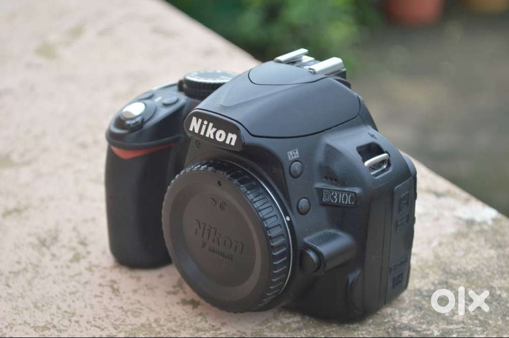 Nikon DSLR D3100 Camera