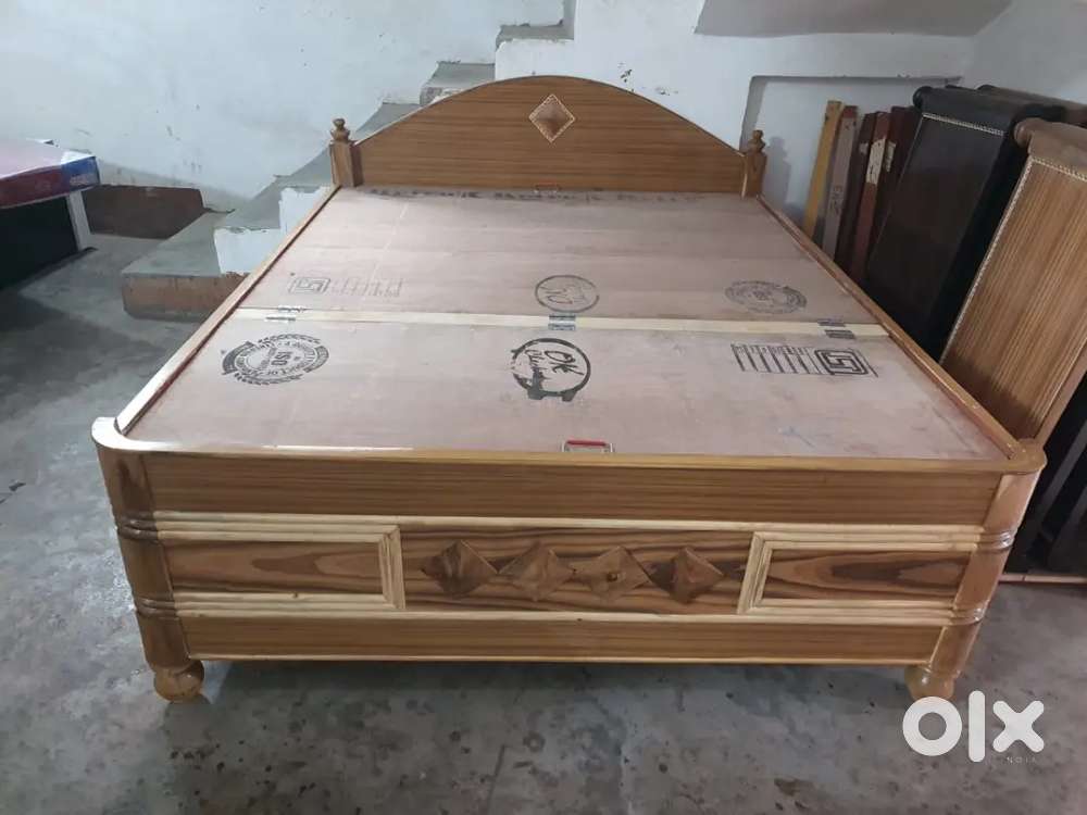 New box bed for sale having size 5/6.5.