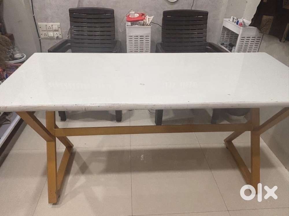 Nail Table And Chairs