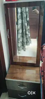 DRESSING TABLE CUM WARDROBE