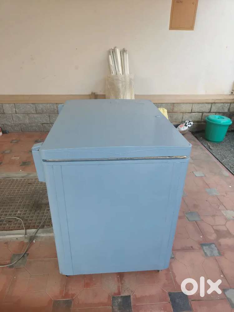 Voltas deep freezer 220 litre